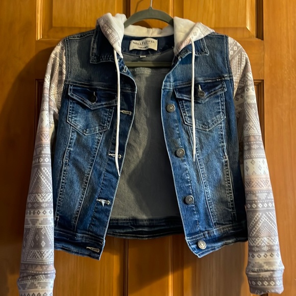 Jean Jacket - Picture 1 of 3